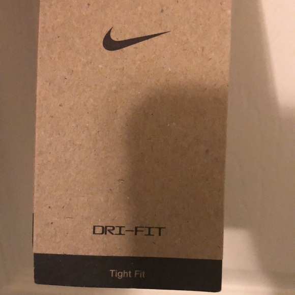 NIKE PRO Dri-Fit Training Top. - Picture 10 of 13